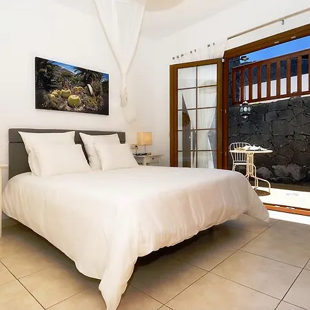 Lanzamar Villa *