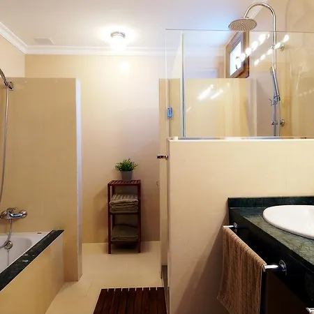 Lanzamar Villa *
